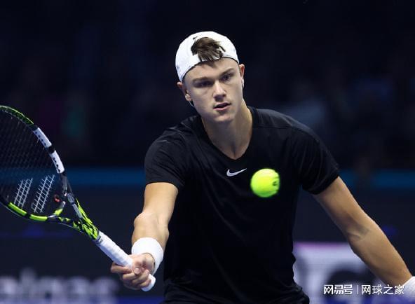 在足球场上 在足球场上