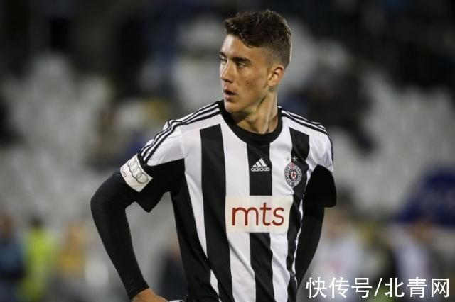 他在攻防两 他在攻防两